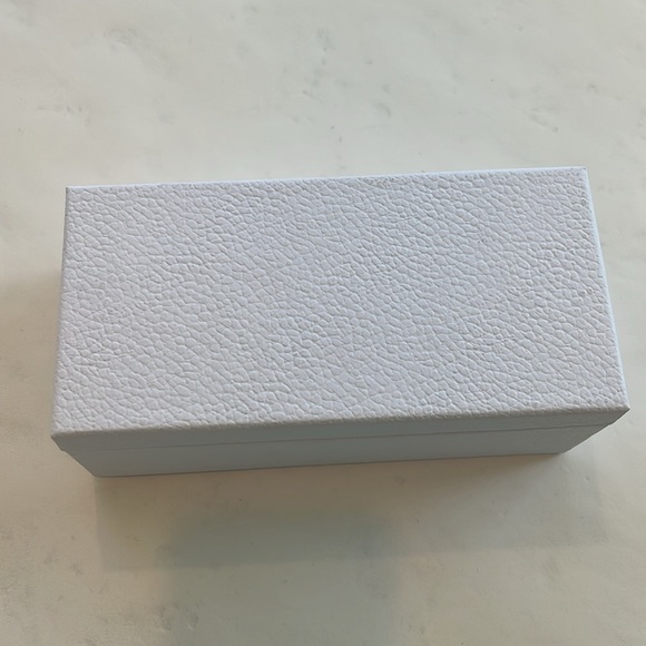 Dior white sunglasses storage box - Authentic - Picture 2 of 8
